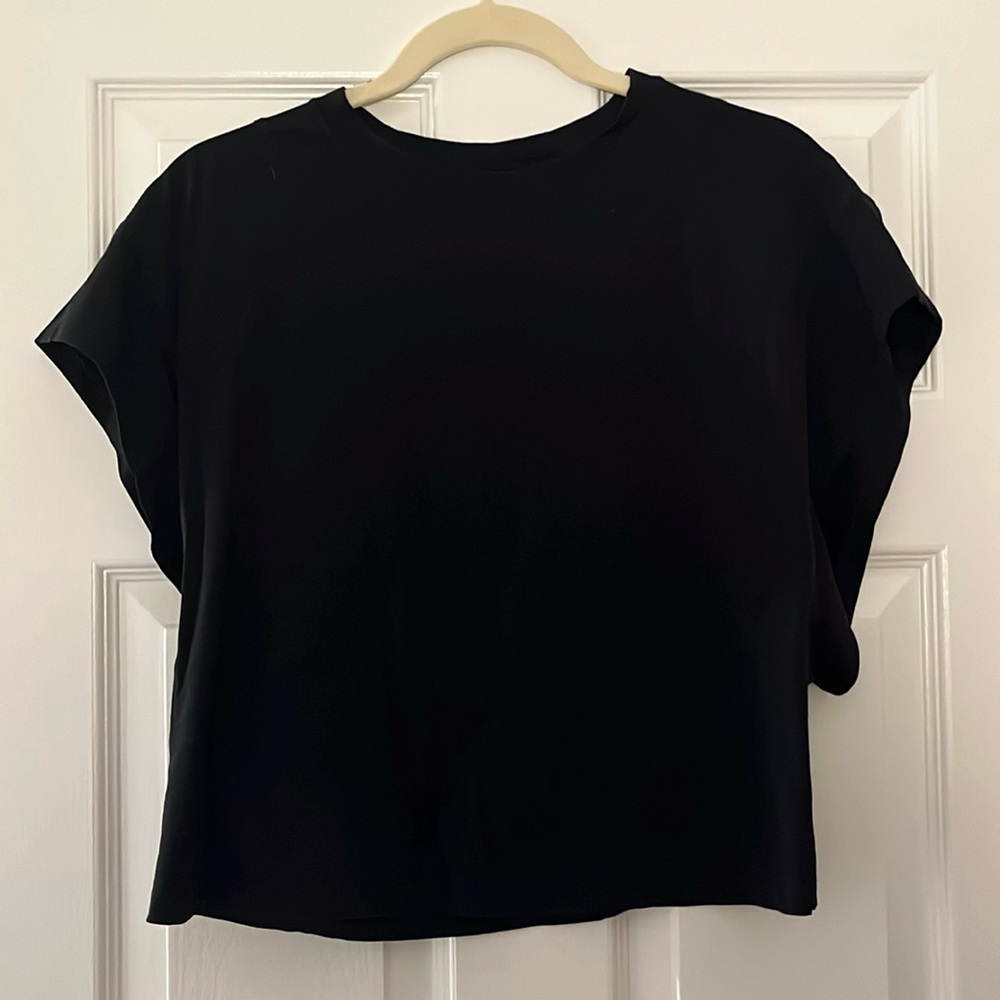 Lululemon crop top size 6